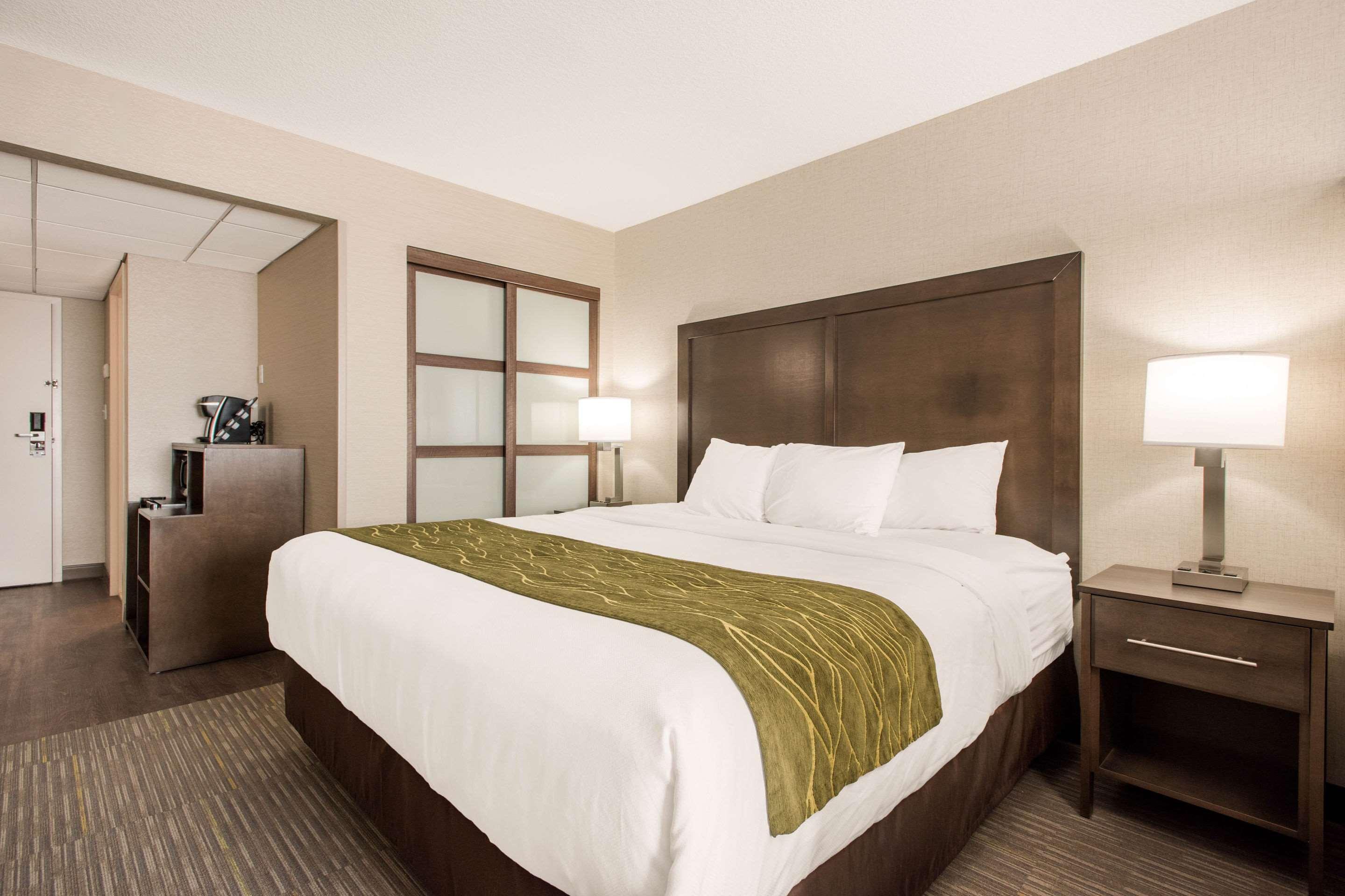 Comfort Inn & Suites Red Deer Eksteriør billede