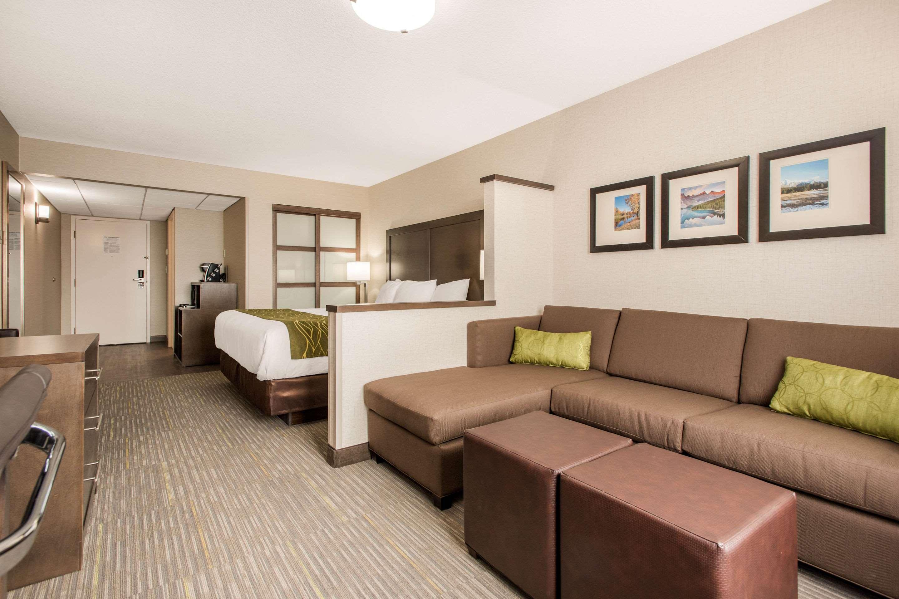 Comfort Inn & Suites Red Deer Eksteriør billede