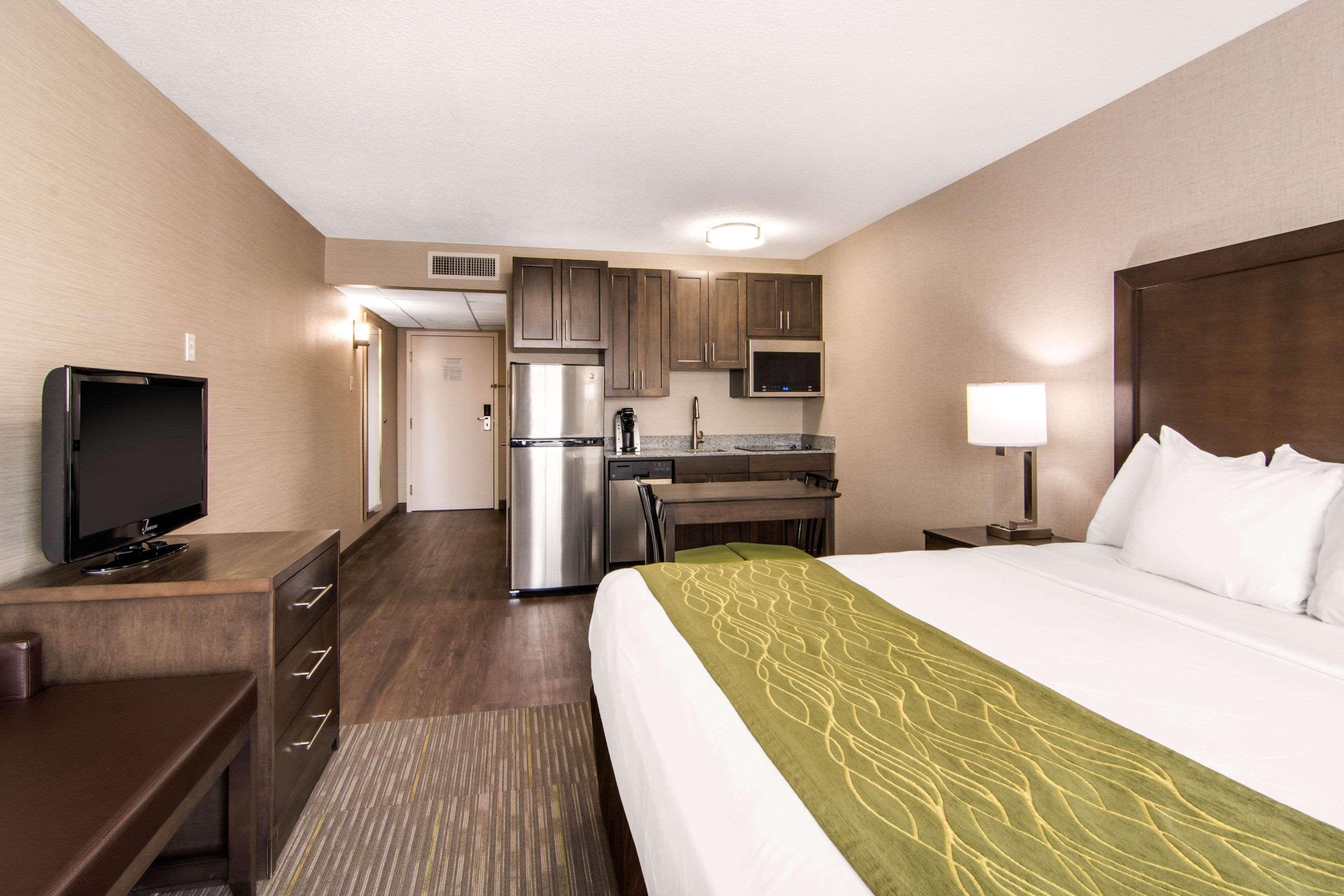 Comfort Inn & Suites Red Deer Eksteriør billede
