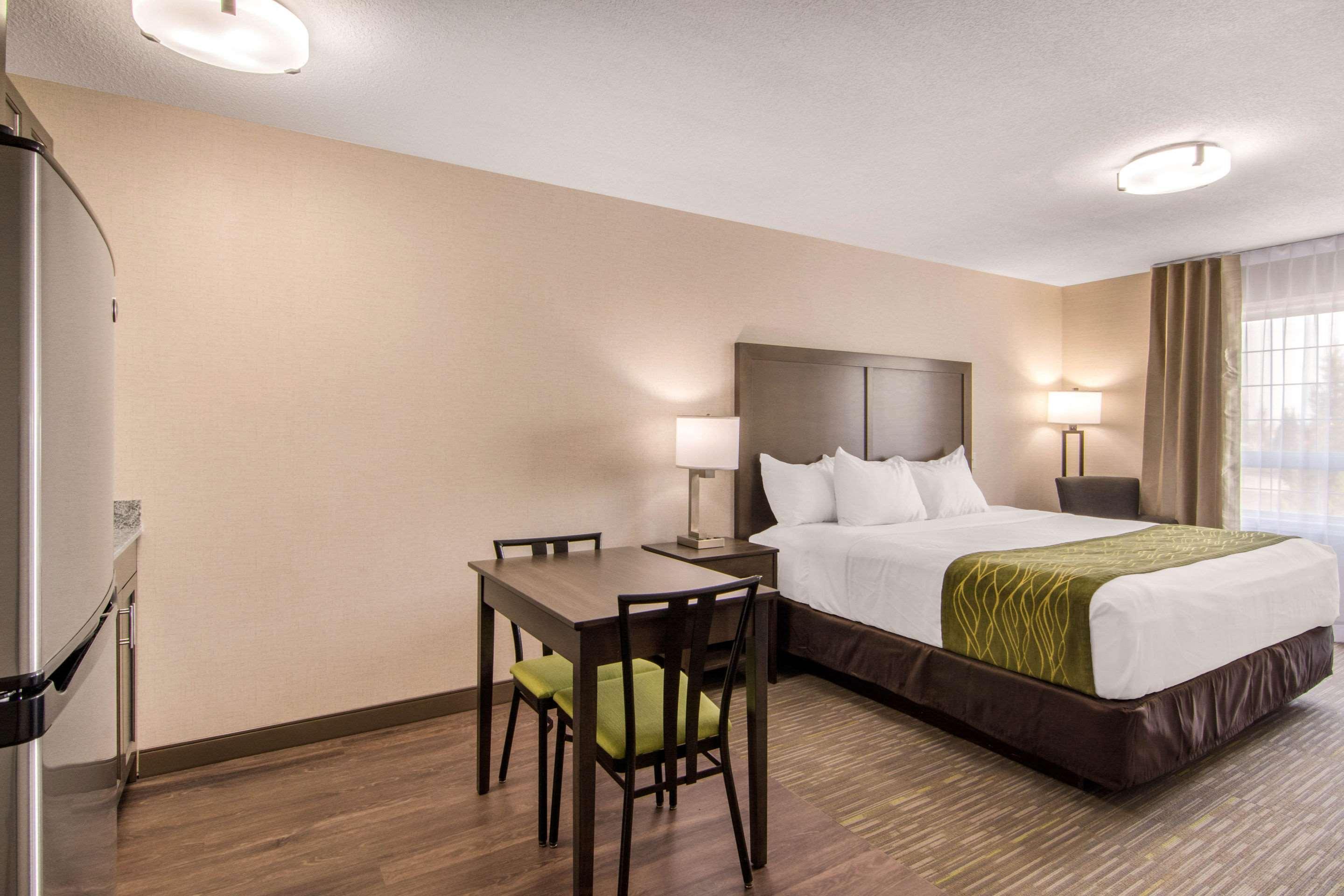 Comfort Inn & Suites Red Deer Eksteriør billede