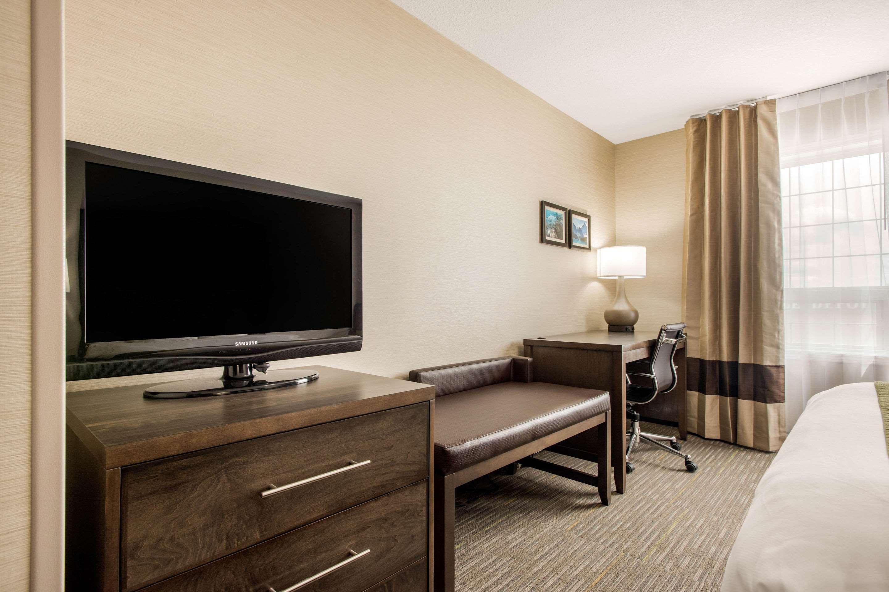 Comfort Inn & Suites Red Deer Eksteriør billede