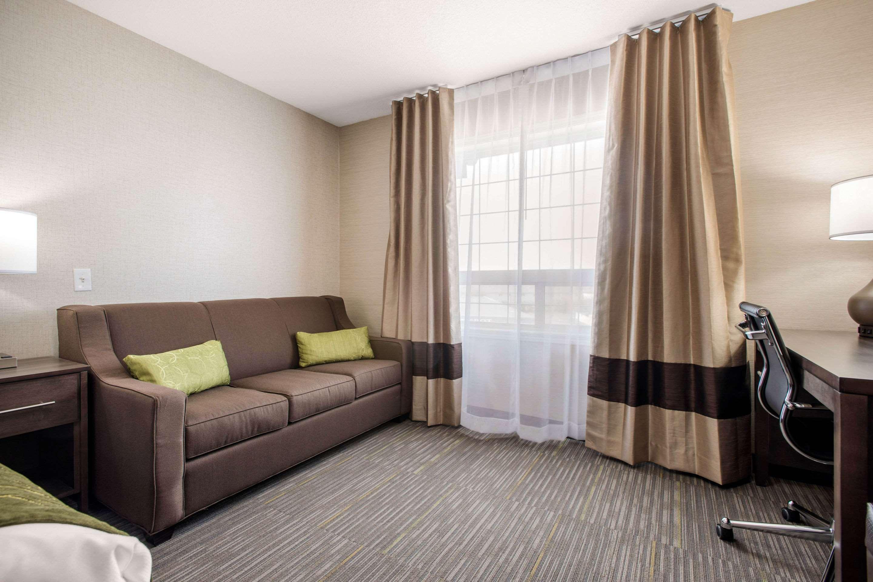 Comfort Inn & Suites Red Deer Eksteriør billede