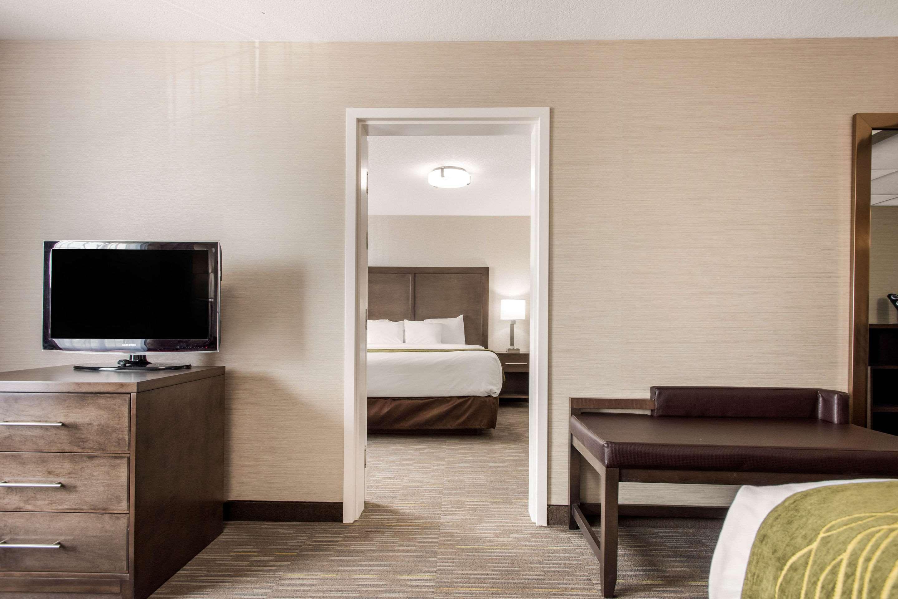 Comfort Inn & Suites Red Deer Eksteriør billede