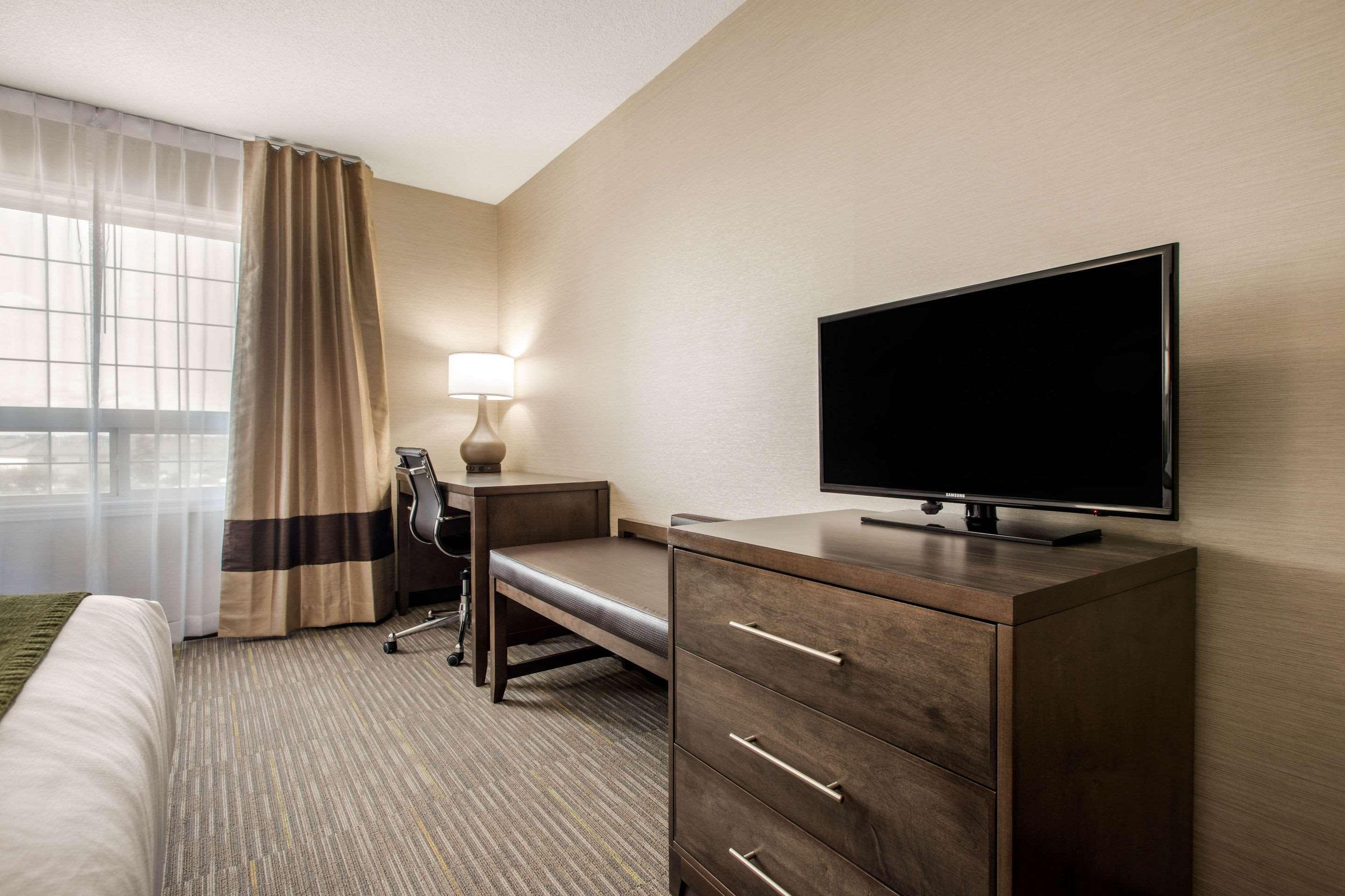 Comfort Inn & Suites Red Deer Eksteriør billede