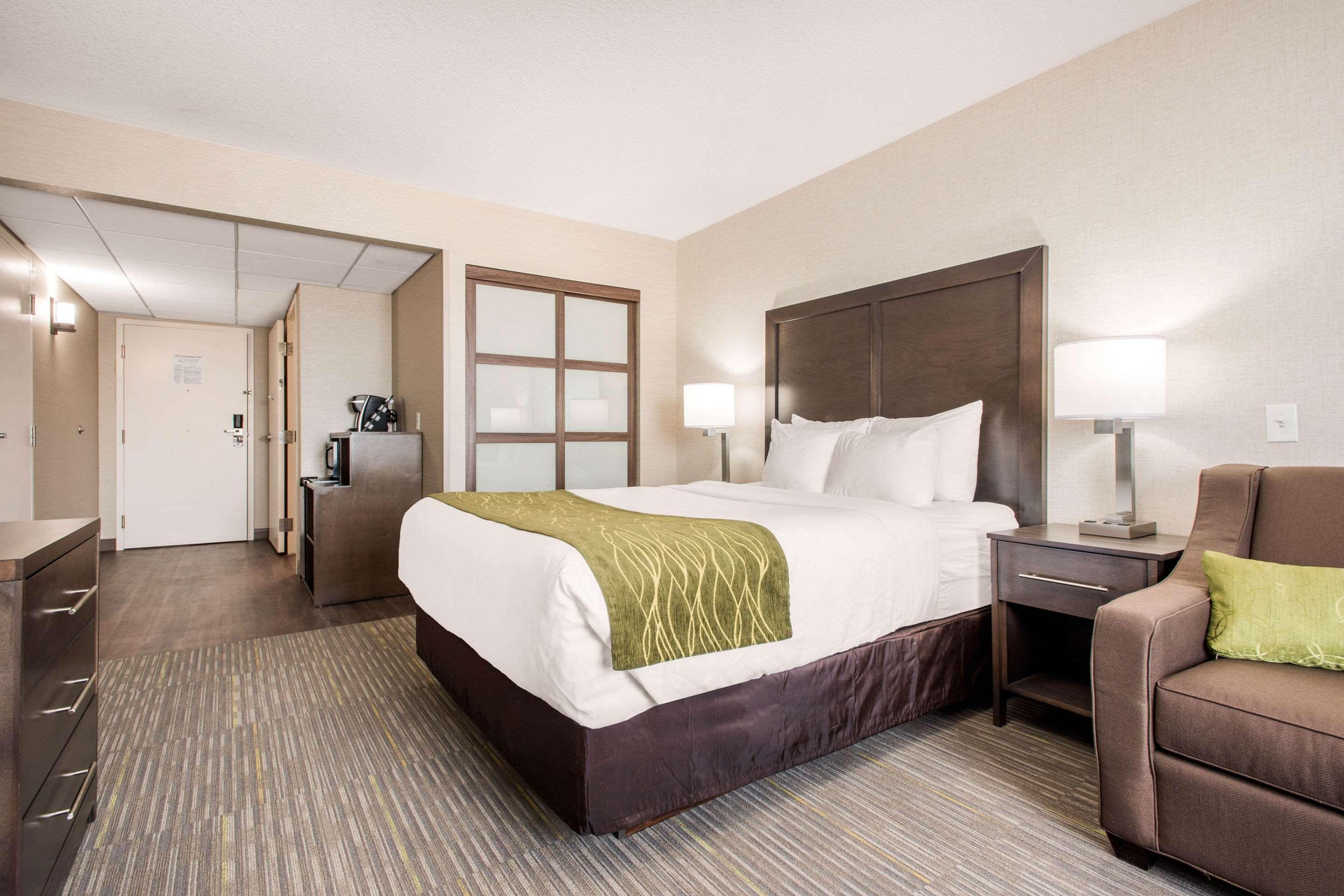 Comfort Inn & Suites Red Deer Eksteriør billede