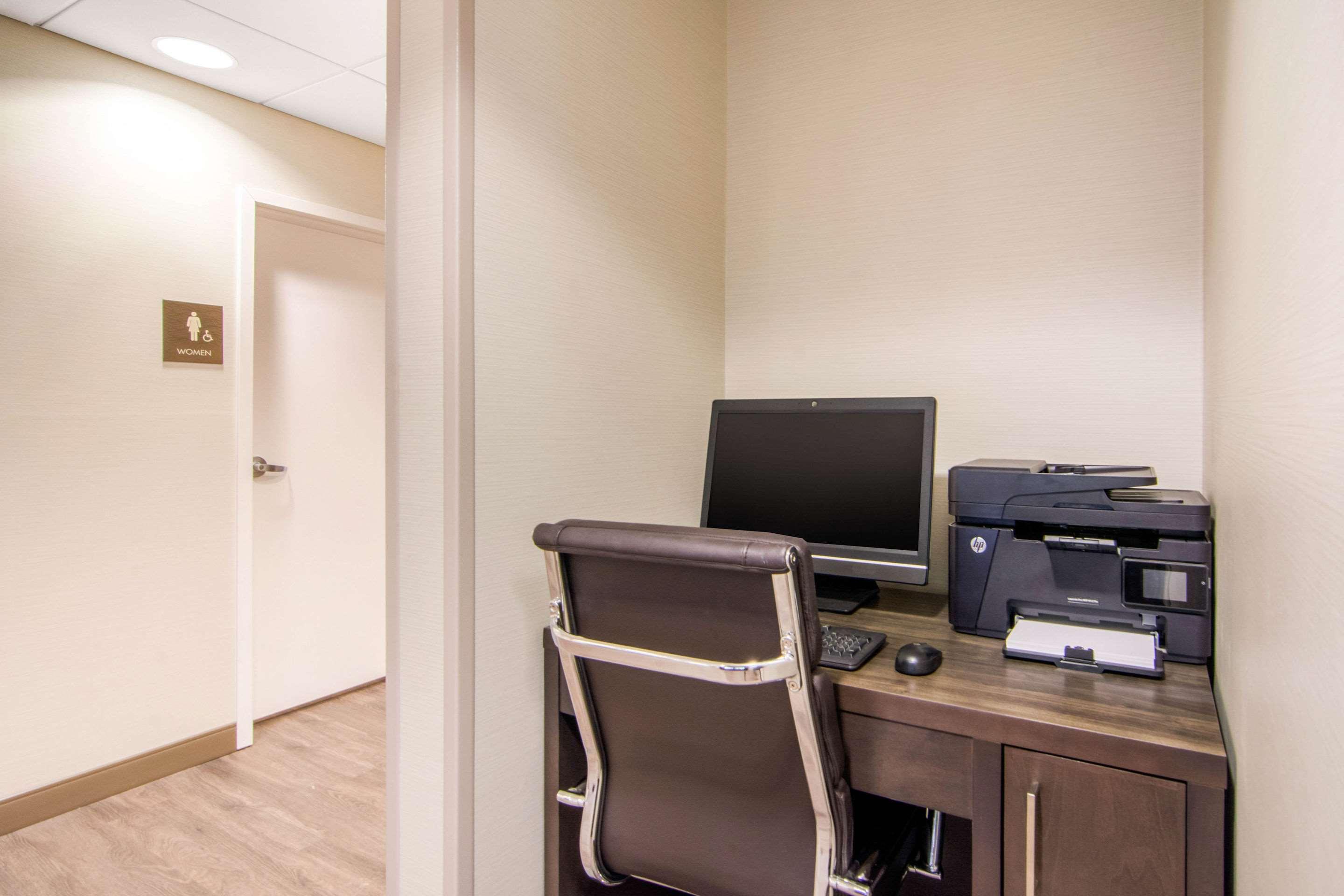 Comfort Inn & Suites Red Deer Eksteriør billede