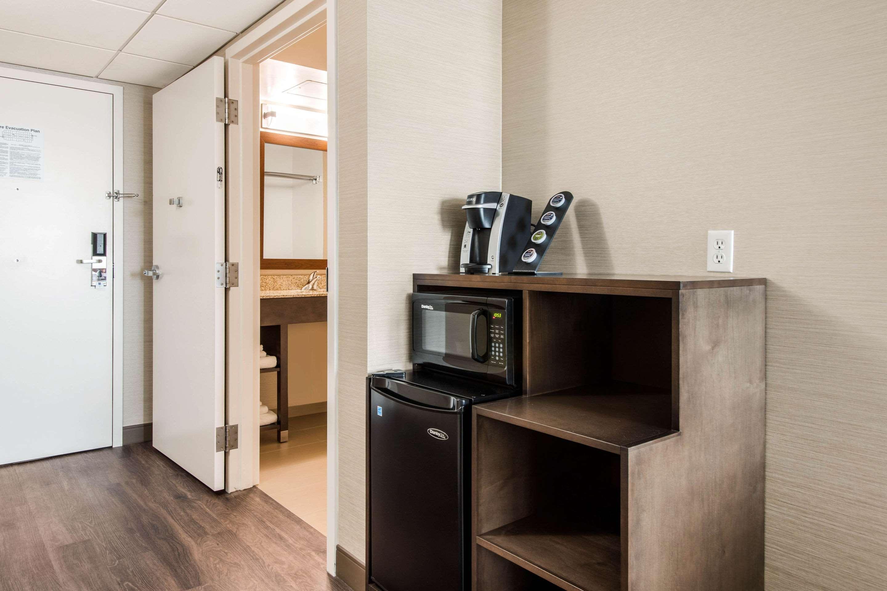 Comfort Inn & Suites Red Deer Eksteriør billede