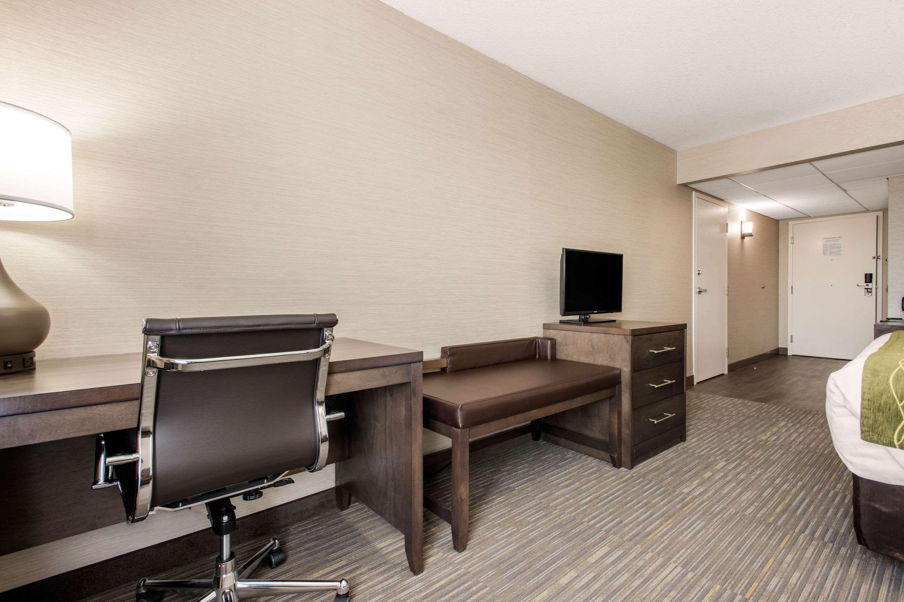 Comfort Inn & Suites Red Deer Eksteriør billede