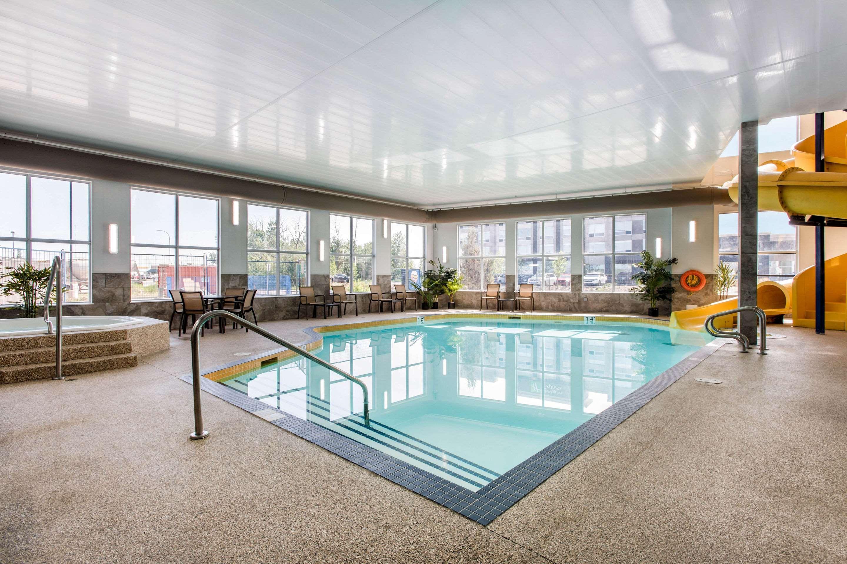 Comfort Inn & Suites Red Deer Eksteriør billede