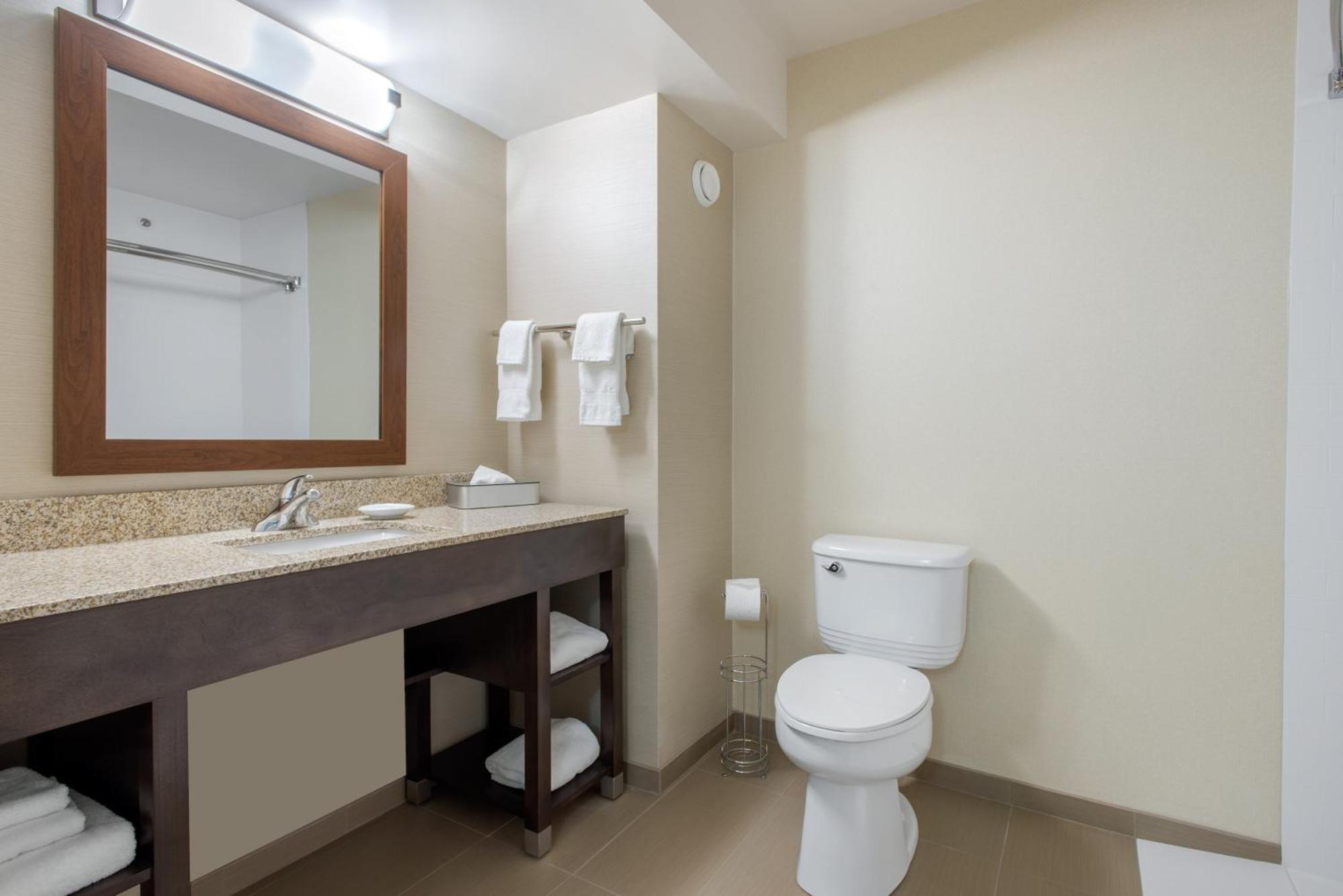 Comfort Inn & Suites Red Deer Eksteriør billede