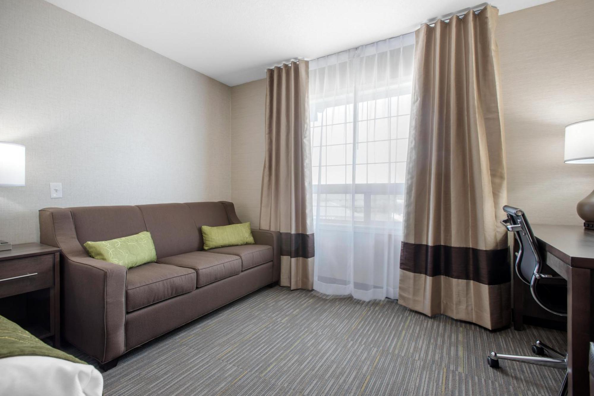 Comfort Inn & Suites Red Deer Eksteriør billede