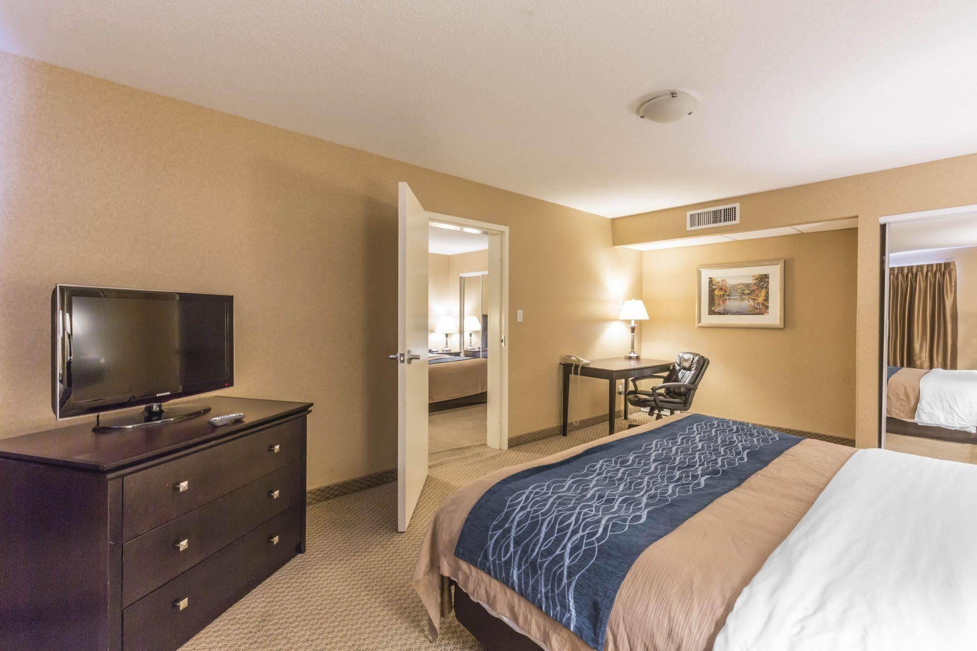 Comfort Inn & Suites Red Deer Eksteriør billede
